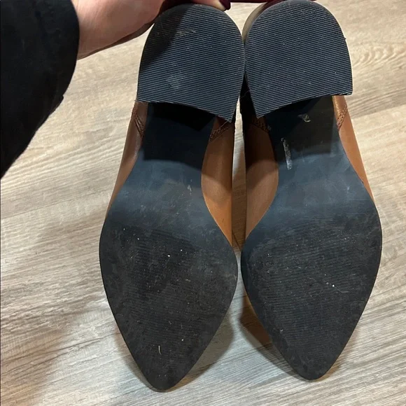 Steve Madden Brown Leather KNOXI bootie, size 8 - Picture 6 of 6